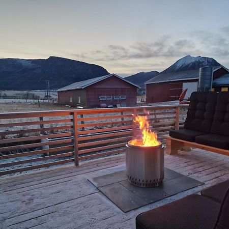 Arctic Lodge Tromvik With Jacuzzi Тромсё Экстерьер фото