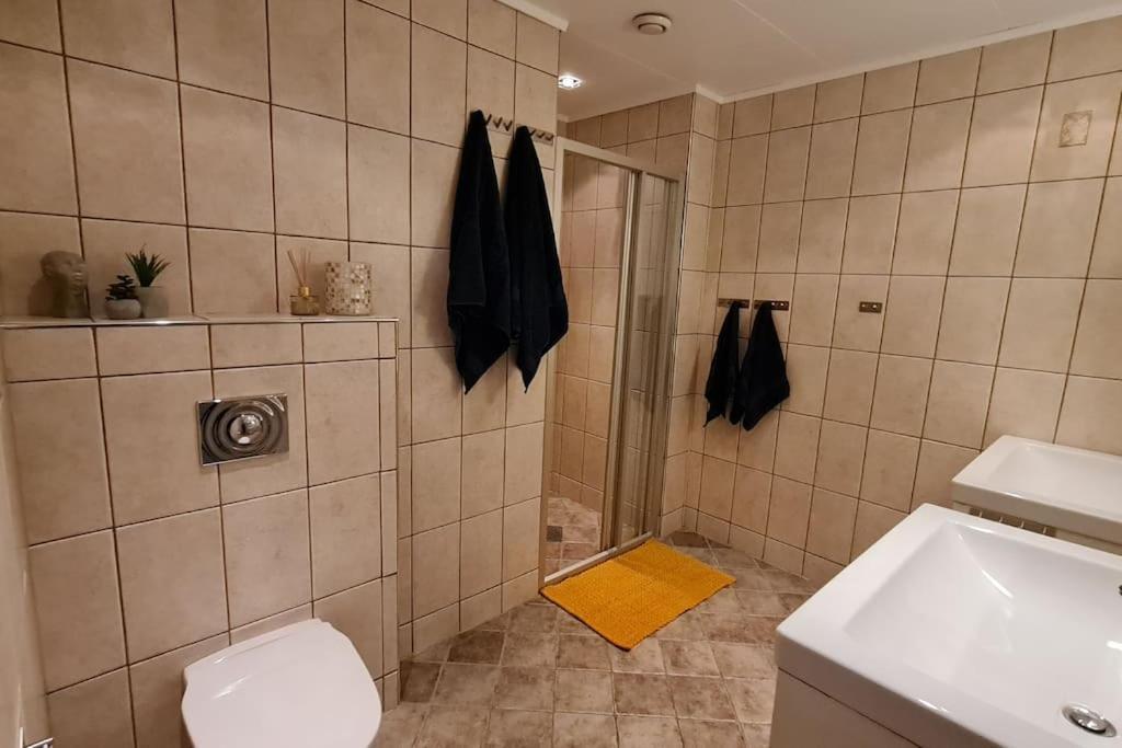 Arctic Lodge Tromvik With Jacuzzi Тромсё Экстерьер фото